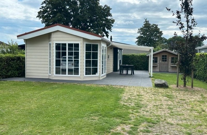 Modernes Chalet bei De Veerstal am Rhederlaag